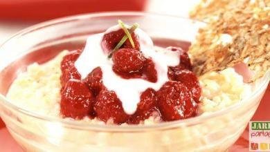dessert avec des fraises
